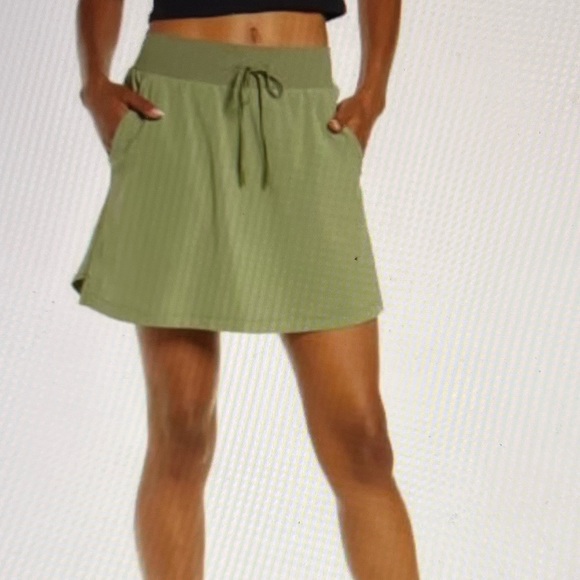 Zella Dresses & Skirts - Zella Women’s Taylor Performance Olive Green Skort Size Small